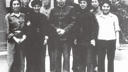 사진과 함께하는 김명호의 중국 근현대 (176)붉은 담장이 낳은 예술가, 47세에 감옥서