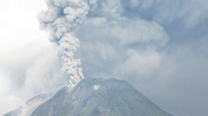 [사진] 시나붕 화산 또 폭발