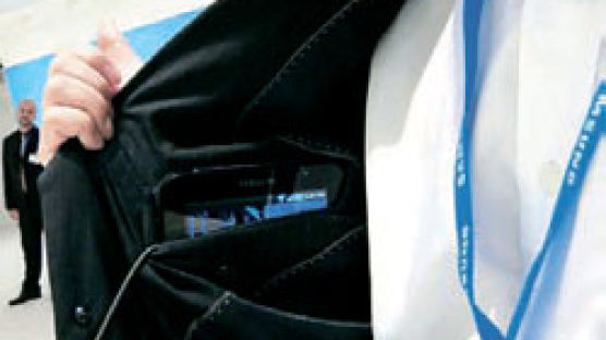 삼성 ‘갤럭시탭’, 양복 안주머니에 쏙 … 갤럭시S‘앱’그대로 활용