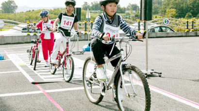 [사진] 자전거 안전 자격시험