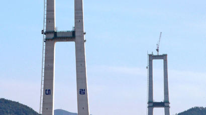 [사진] 이순신 대교 … 세계 최고 270m 주탑 완공