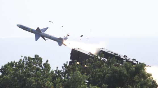 [사진] ‘젠-20’ 대응 … 대만 미사일 훈련