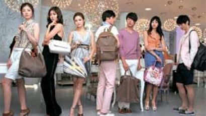[쇼핑 브리핑] 브랜드 루이까또즈, 2011 봄여름 컬렉션 공개 外