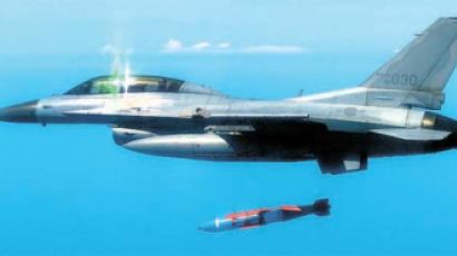 F-15K 이어 KF-16에도 정밀 유도폭탄 장착