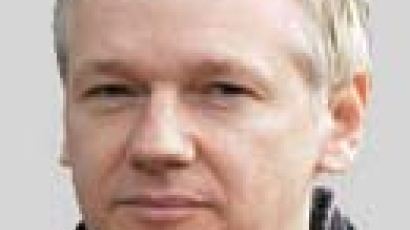 ‘위키리크스’ 어산지 … 스웨덴 송환 판결