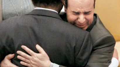 오바마 “카다피 떠나라” … 안보리 만장일치 리비아 제재