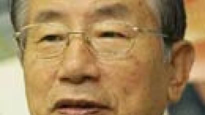 일본 7선 의원 ‘독도소신’ 우익 협박에 무릎