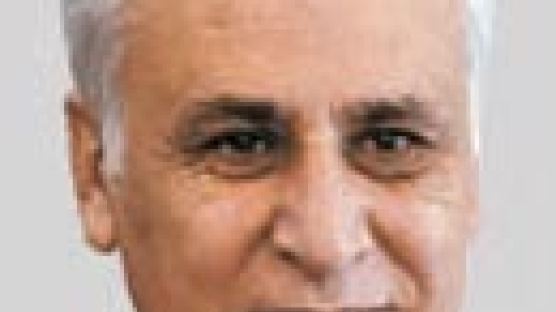 카차브 전 이스라엘 대통령 … 성폭행 혐의로 징역 7년형