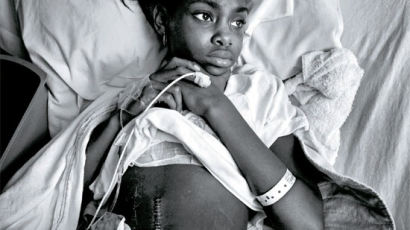 열살의 에리카 … 누가 이 아이를 ‘렌즈에 담은 역사의 순간’ 2011 퓰리처상