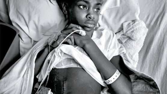 열살의 에리카 … 누가 이 아이를 ‘렌즈에 담은 역사의 순간’ 2011 퓰리처상