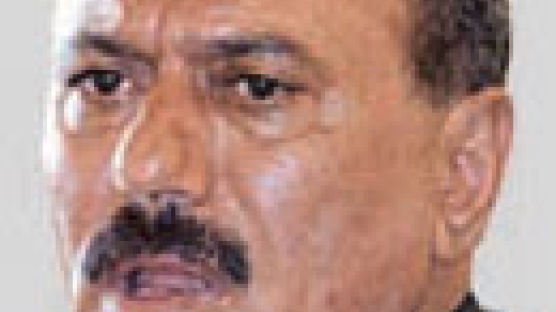 살레 예멘 대통령 “30일 안에 퇴진”