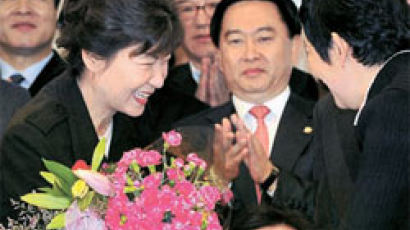 박근혜 “새 원내대표 국민 뜻에 부응하길”
