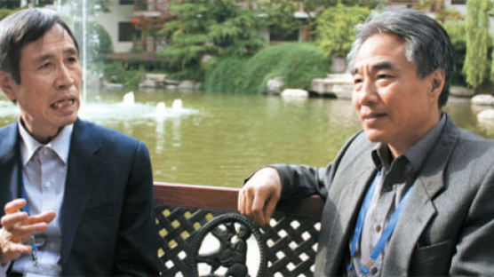 한·중 작가회의서 만난 시인 옌리가 말하는 중국 문단 표현의 자유