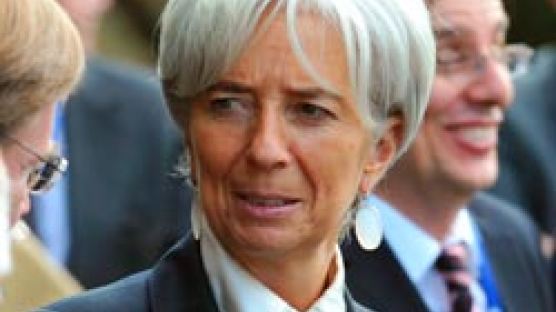 라가르드, IMF 첫 여성 총재 도전