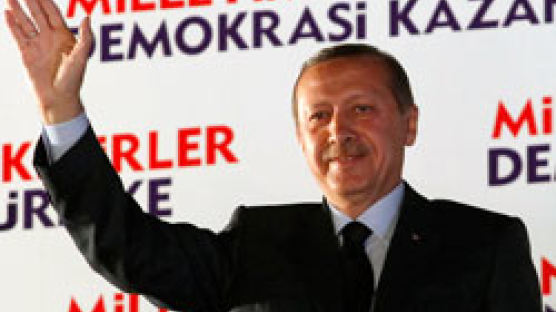 “경제 계속 살려라” … 터키, 민생총리 또 찍었다