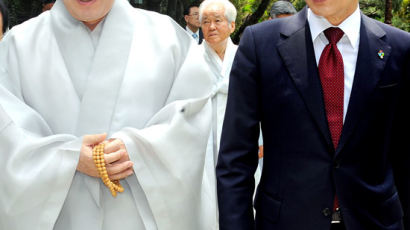 [사진] 14개월 만에 청와대 간 자승 스님