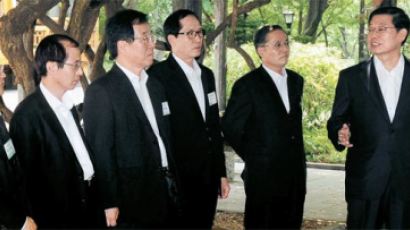김황식 “집권 4년차, 부패가 국정 발목 잡아선 안 돼”