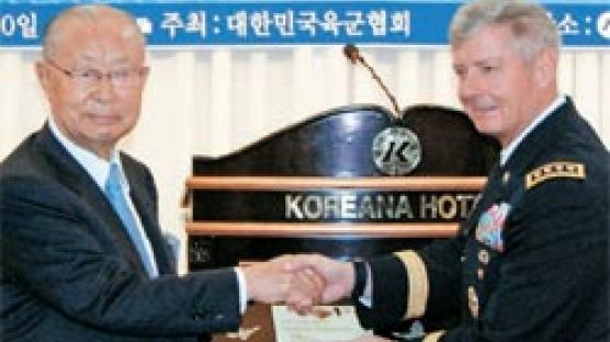 샤프 “한국에 전술핵 배치 불필요”