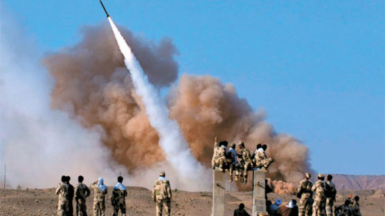 [사진] 이란, 지대공 미사일 ‘젤잘’ 시험 발사