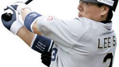 이승엽 일본서 8시즌 … 150번째 홈런 넘겼다