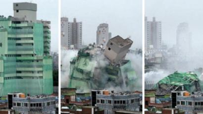 [사진] 6초 만에 와르르 … 세계 첫 벽식구조 고층아파트 폭파해체