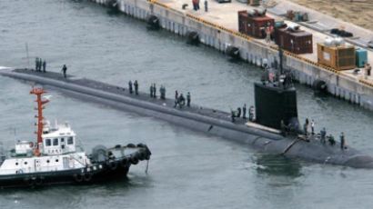 [사진] 미 핵잠수함 ‘텍사스’ 부산 입항 