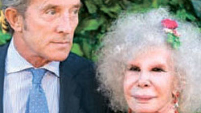 85세 스페인 여공작 사랑 위해 5조원 재산 포기