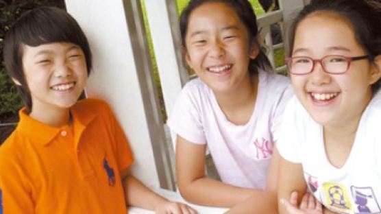 필리핀에서 영어 단기유학 9개월째 초등생 세 친구