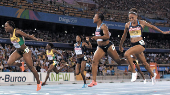 여자 200m 역대 선수권 첫 금, 자메이카의 환호