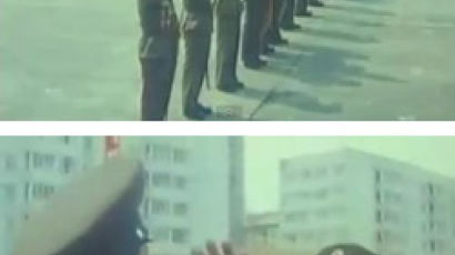 요즘 대세 '셔플댄스'음악에 편집한 북한군 패러디 영상에 전세계 네티즌 폭소