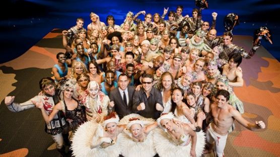 세계 최대 규묘의 수상공연 ‘하우스 오브 댄싱 워터’