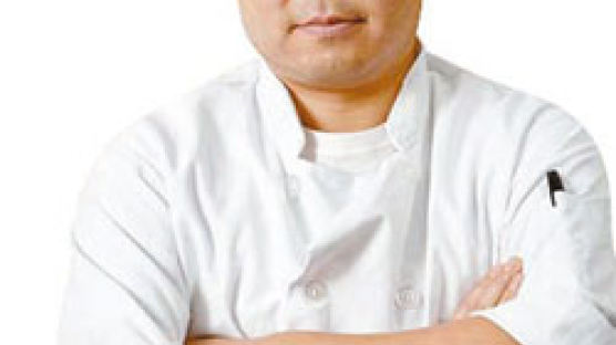 [j Focus] 한식당 최초로 ‘미슐랭’ 별 받다 … 뉴욕 ‘단지’의 셰프 사장 후니 김