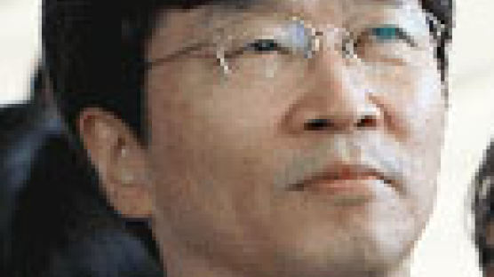 곽노현 보석 기각 … 법원 “증거 인멸 우려”