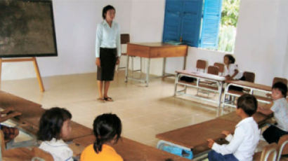 캄보디아 빈민촌에 학교 10개 … 15년 전 ‘샐러리맨 꿈’ 첫 결실