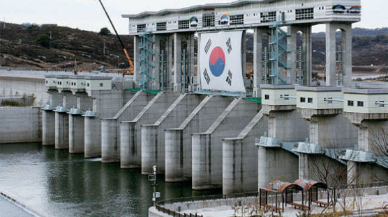 [사진] 북 황강댐 방류 대비 군남댐 완공 