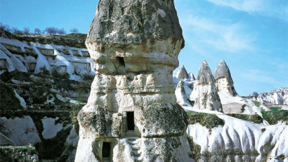 [BOOK] 끌로 파내 만든 터키 동굴 수도원