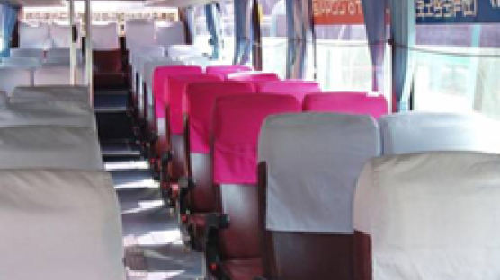 "여성안전칸"vs"남성 설자리 늘어나는 한국"…버스 여성전용좌석 논란