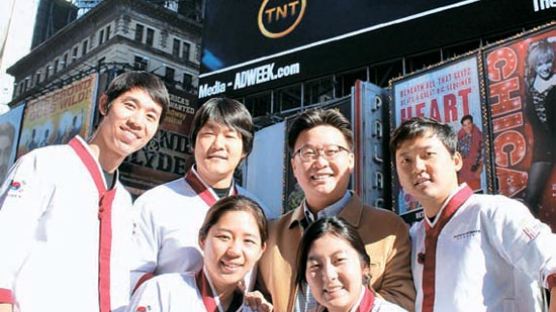  세계 15개국 돌며 웰빙 한식 홍보 ‘비빔밥 유랑단’ 뉴욕 복판에 떴다 