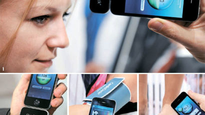[사진] 체온·혈당·혈압 측정, 스마트폰 하나로