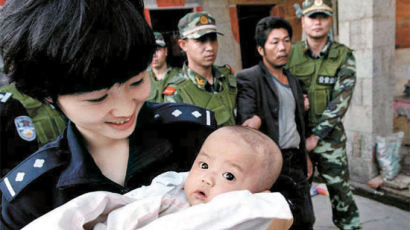 [사진] 중국 인신매매 조직에 유괴된 아동 178명 구출