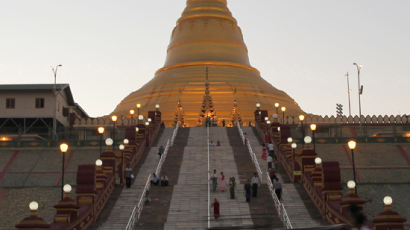 [사진] 화려한 미얀마 쉐다곤 불탑