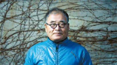 [j Special] 배병우, ‘소나무’ 30년…한국을 대표하는 사진작가