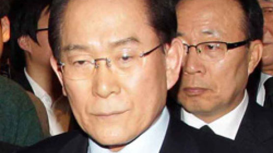 '선진당 침몰' 암울한 보고서…고민 깊은 이회창