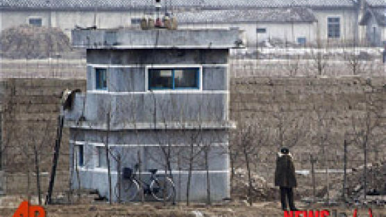 북한군, 혹한에 어떻게 견디나보니 비닐자루를…