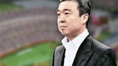 NFL 첫 한인 구단주 “경영에서도 승리할 것”