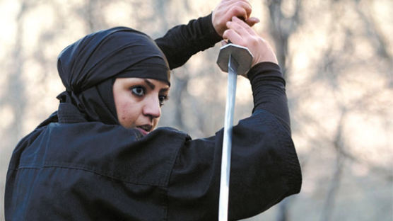 [사진] 이스라엘과 맞설 이란 여성 닌자