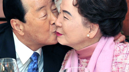 [사진] YS 부부 결혼 61돌 기념모임