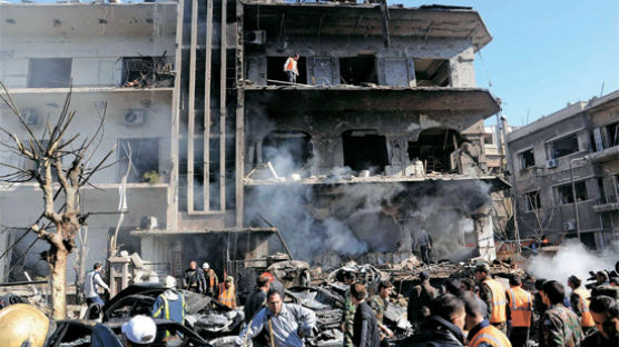[사진] 혼돈의 시리아 … 정보기관 노린 연쇄 폭탄테러 27명 사망 97명 부상