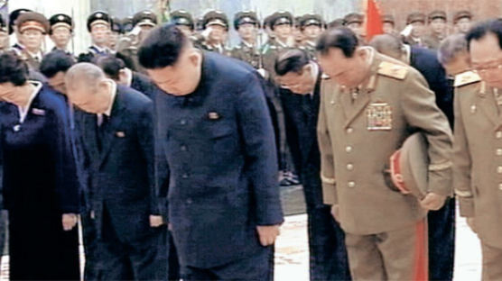 북한, 동창리로 미사일 동체 옮겨와 조립 중