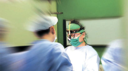 강남 베드로병원, 한국형 인공 디스크 특허 … 재발없고 반 영구적